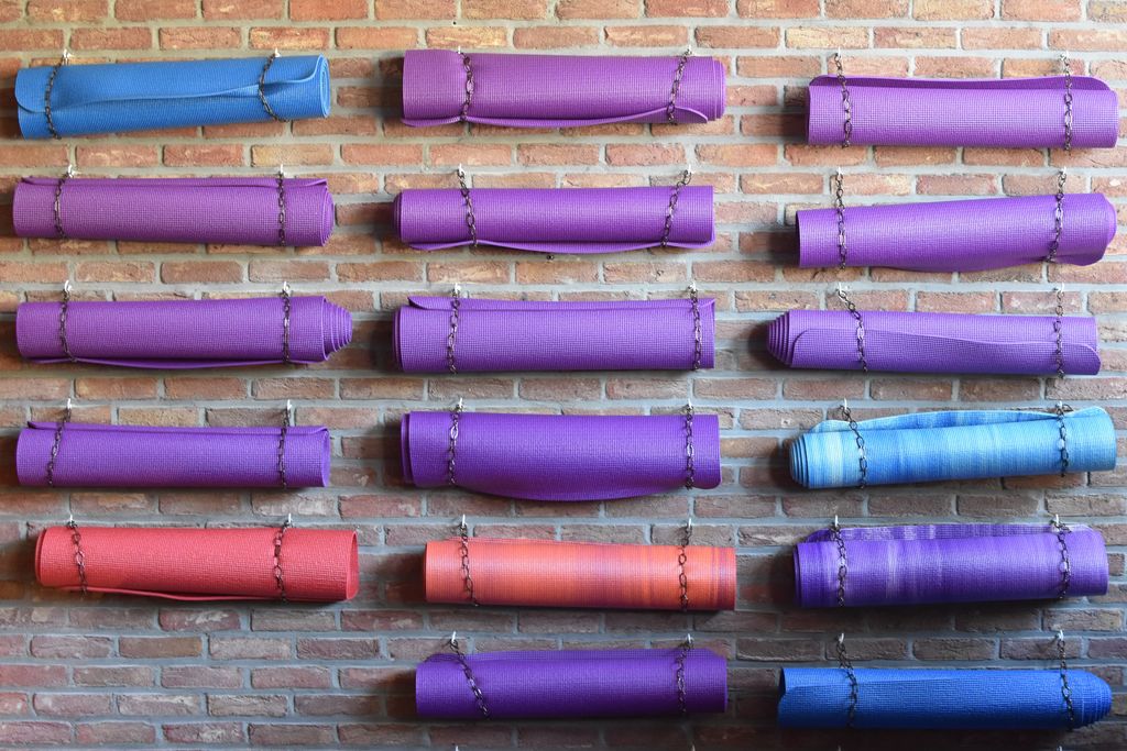 Best Flow Yoga Mats for Beginner Yogis & Non-Slip - Lavender