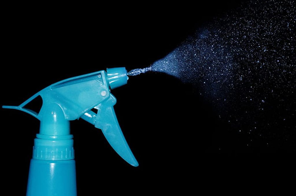 Keep Your Yoga Mat Clean and Fresh with the Best Yoga Mat Spray