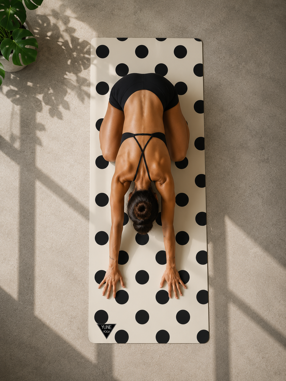 Polka Dot Pattern Black Natural Rubber Yoga Mat