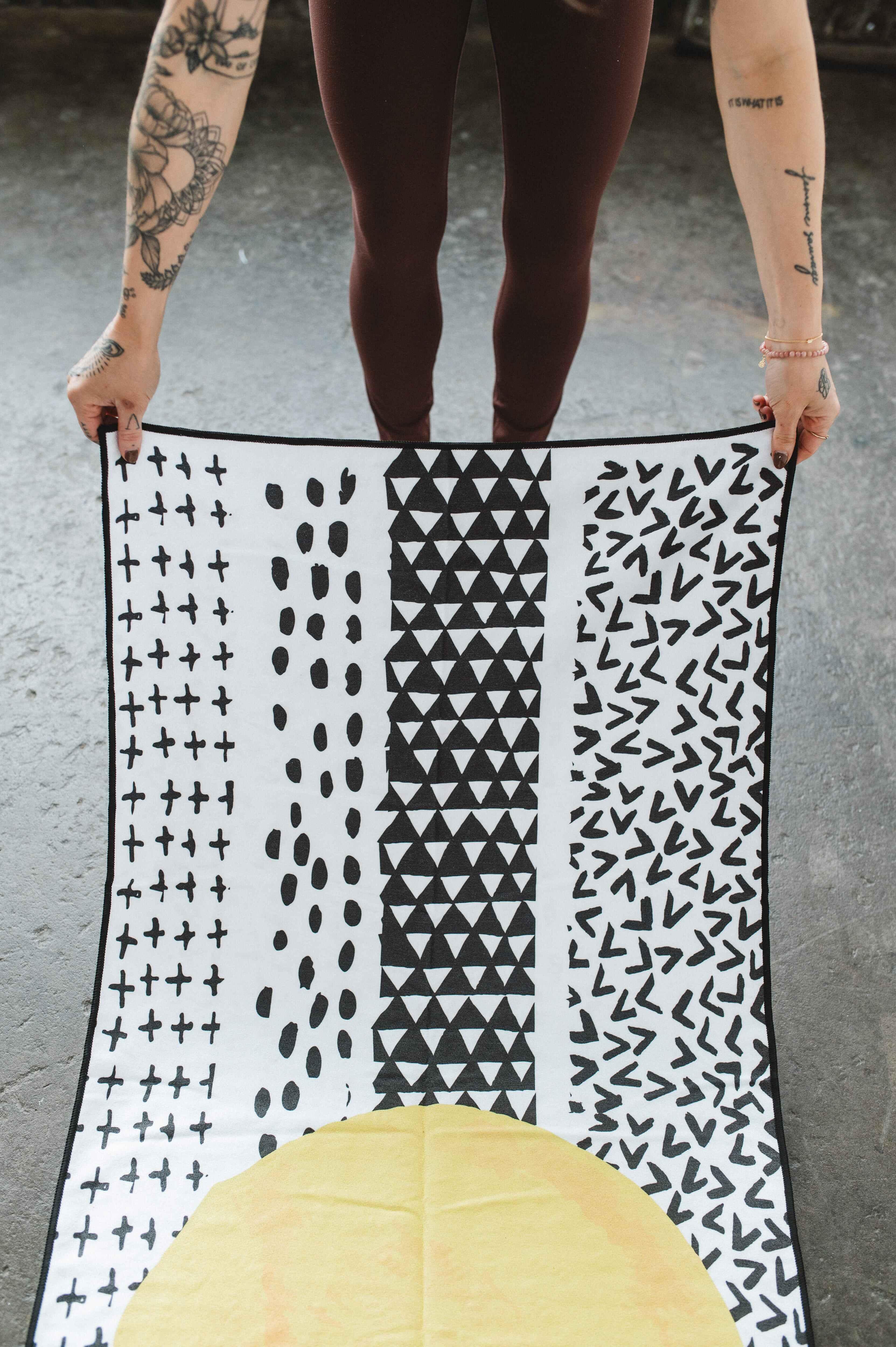 Yoga Towel | Non Slip Silicon Nubs | Absorbent Microfiber | White Black | Yune Yoga | The Jagger - Yune Yoga