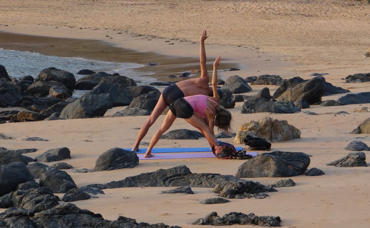 The Ultimate Guide to Choosing the Perfect Yoga Mat Strap - Yune Yoga