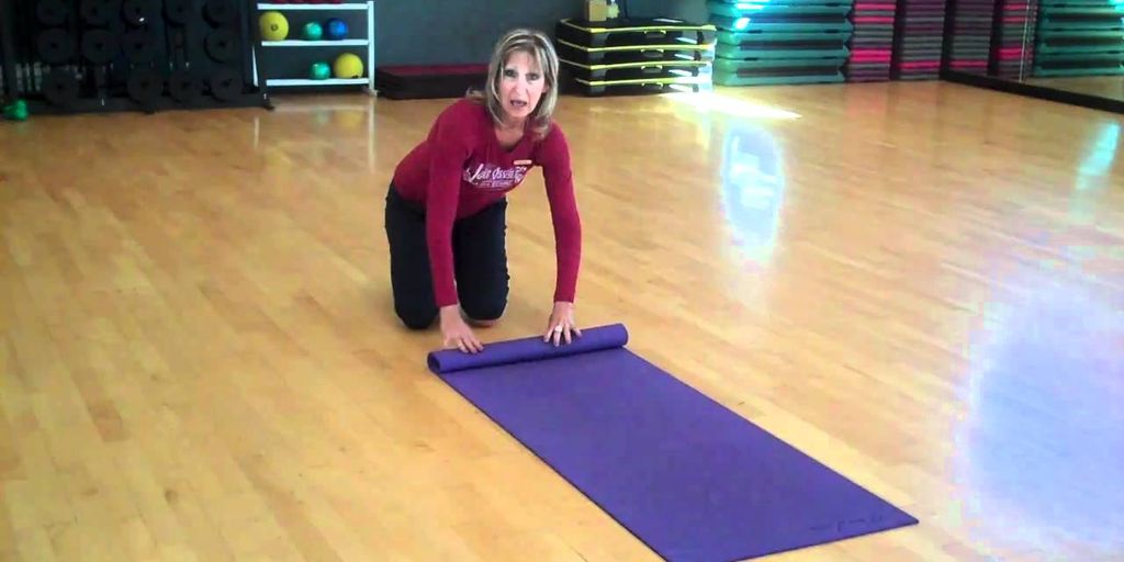 cleaning yoga mat