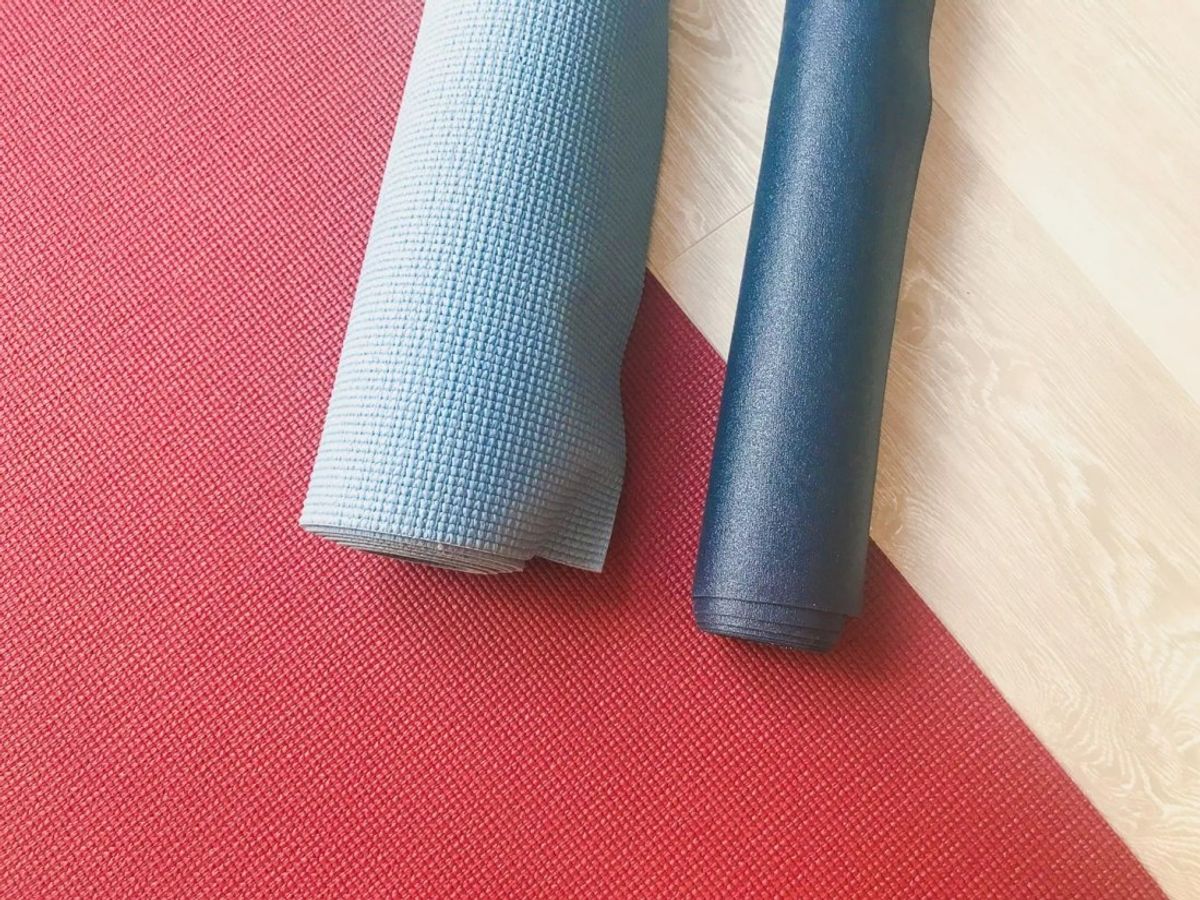 On-the-Go Fitness: Finding the Perfect Travel Yoga Mat for Your Adventures