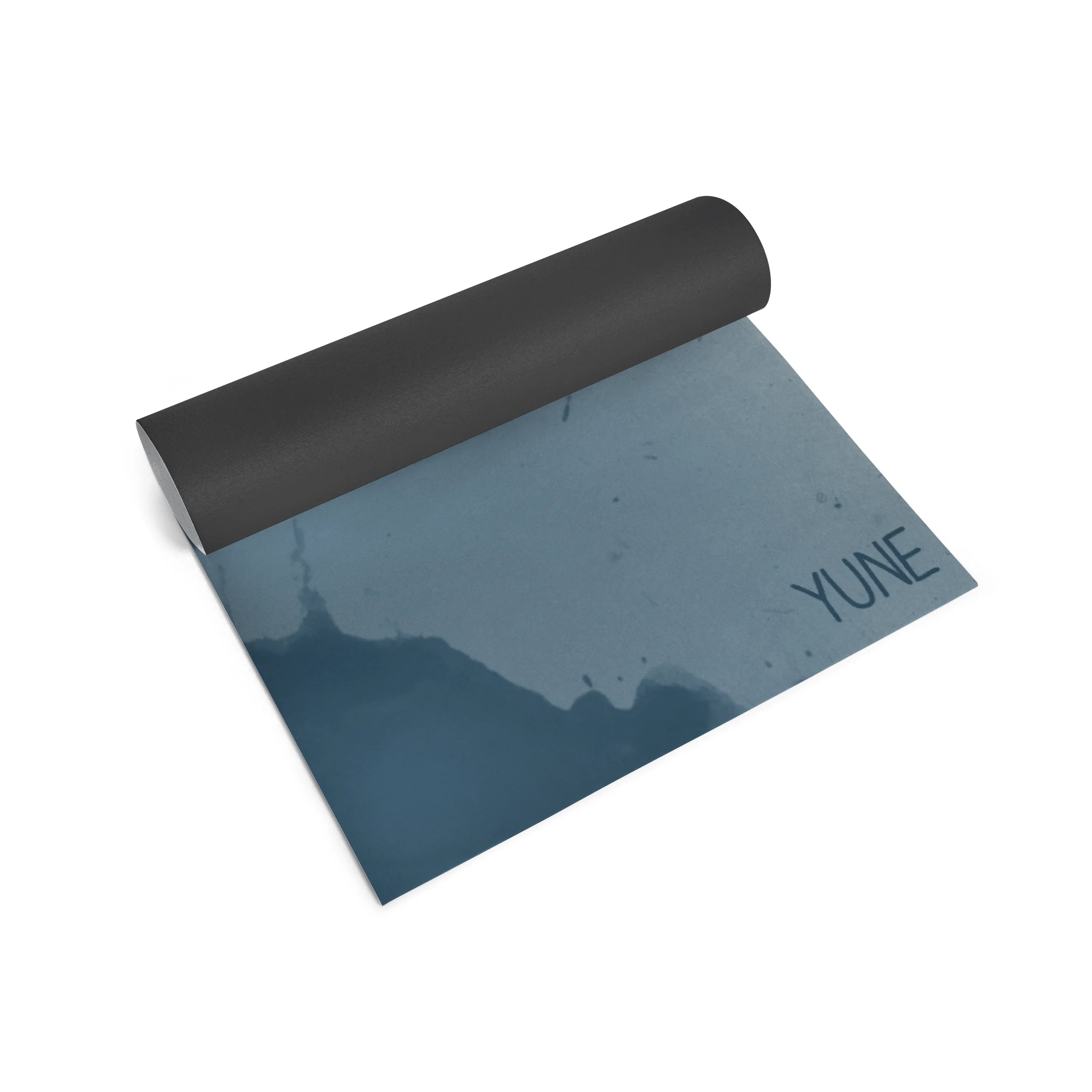 Roll-up mat with black top and blue bottom, featuring the brand 'YUNE'.