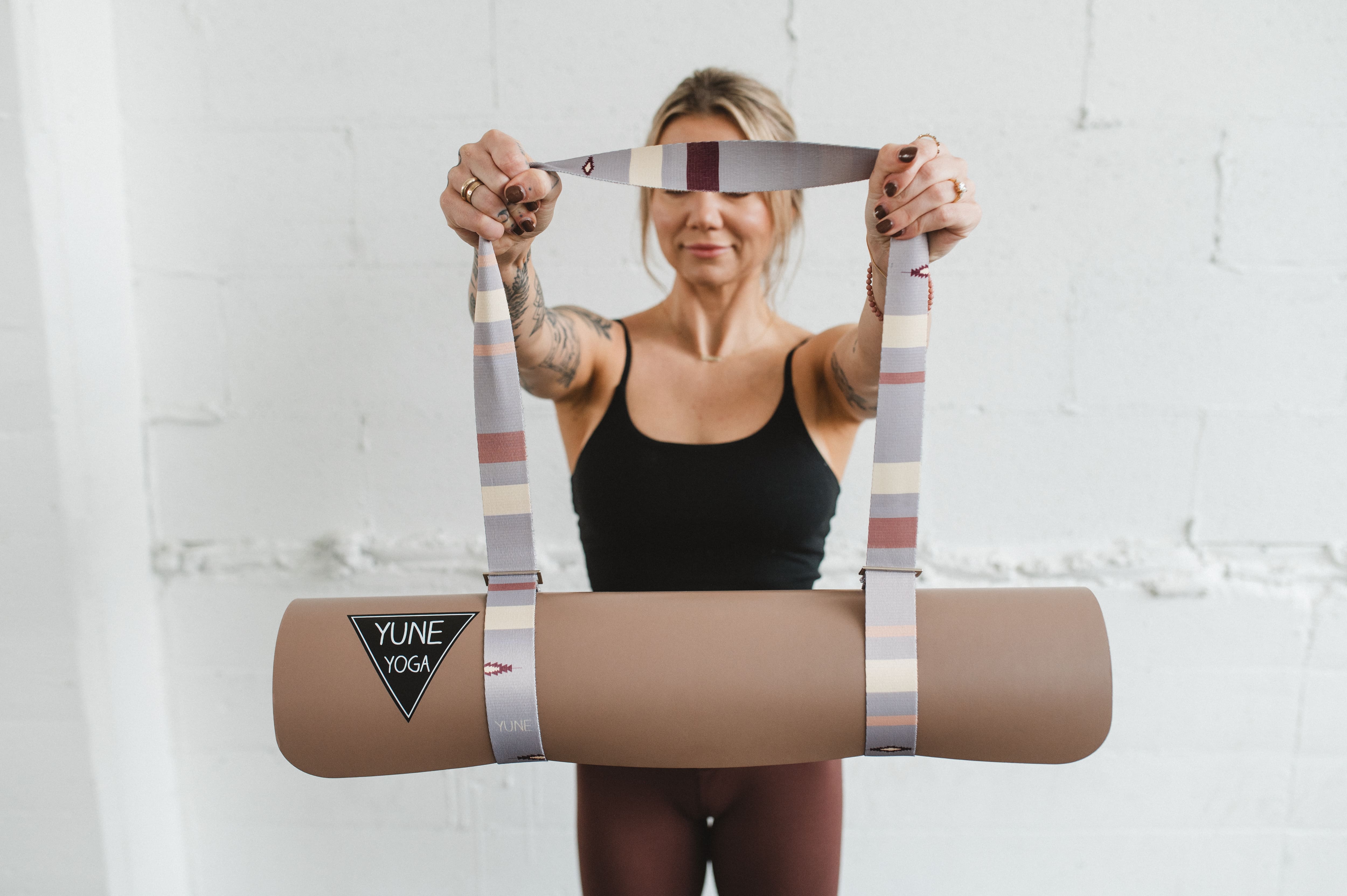 Yoga Strap | Stretching Strap | Metal Buckles | Grey | Yune Yoga | The Suzy - Yune Yoga