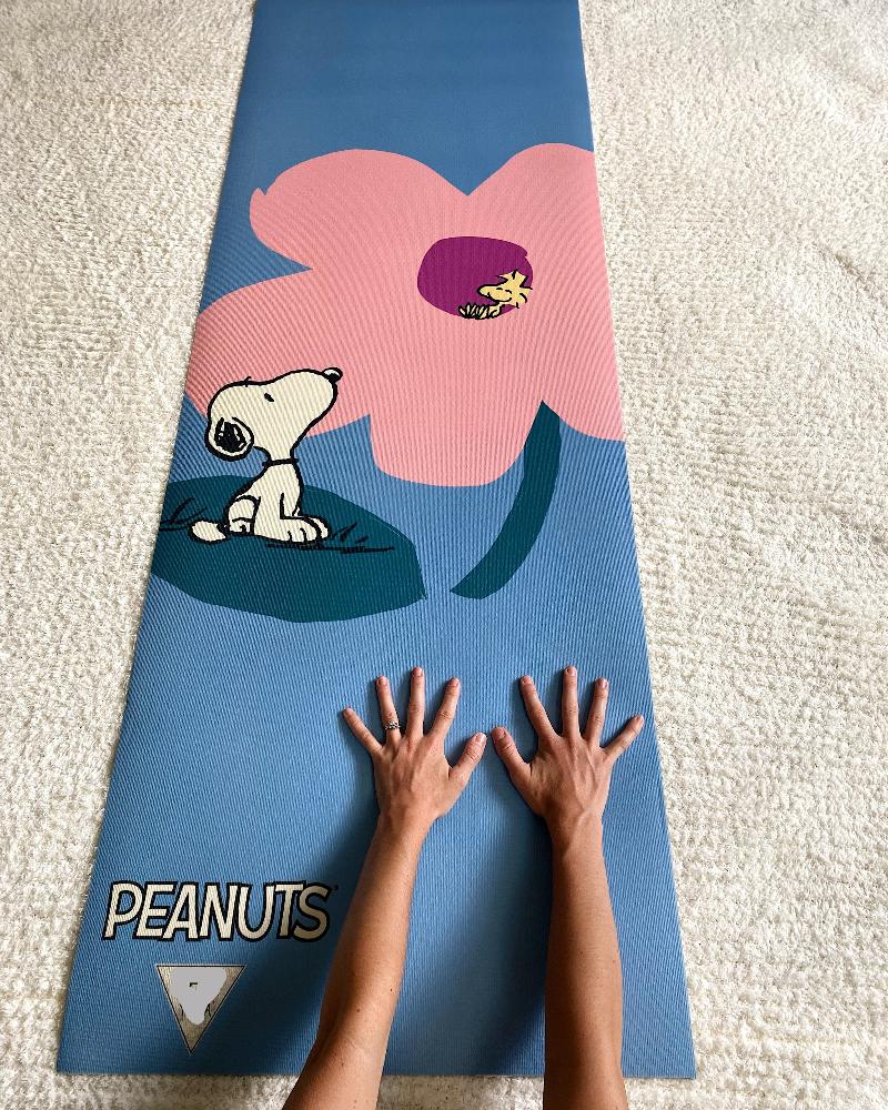 snoopy blue flower yune yoga mat stretch