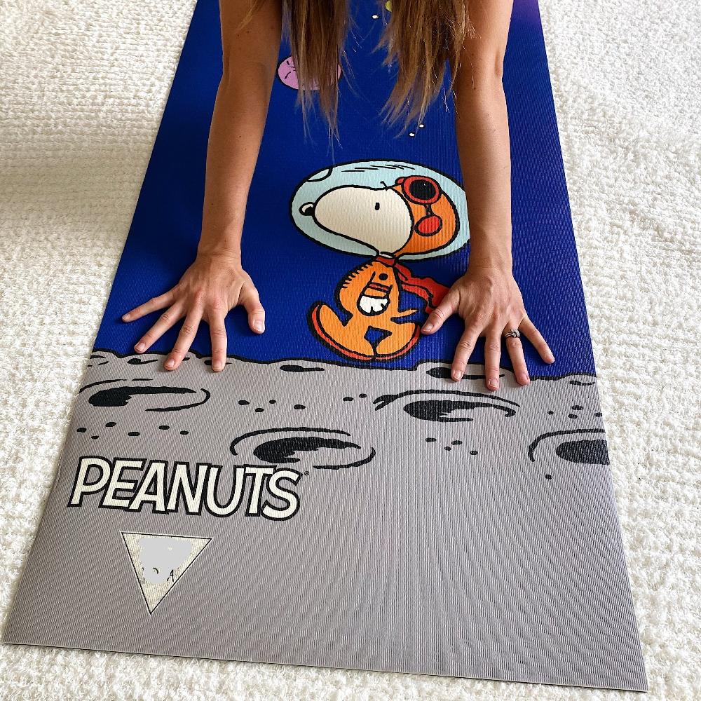 snoopy space yune yoga mat stretch shot