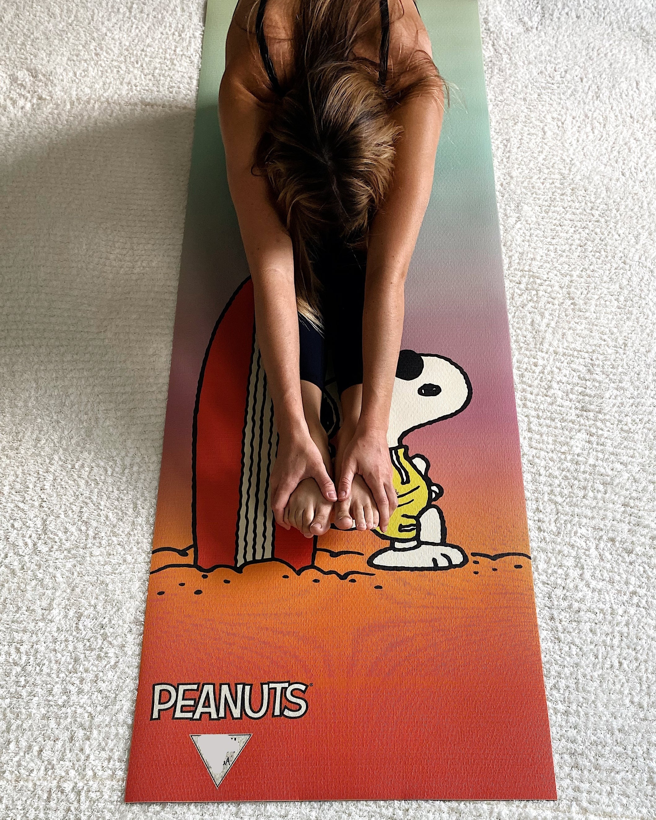 snoopy surf yune yoga mat stretch view